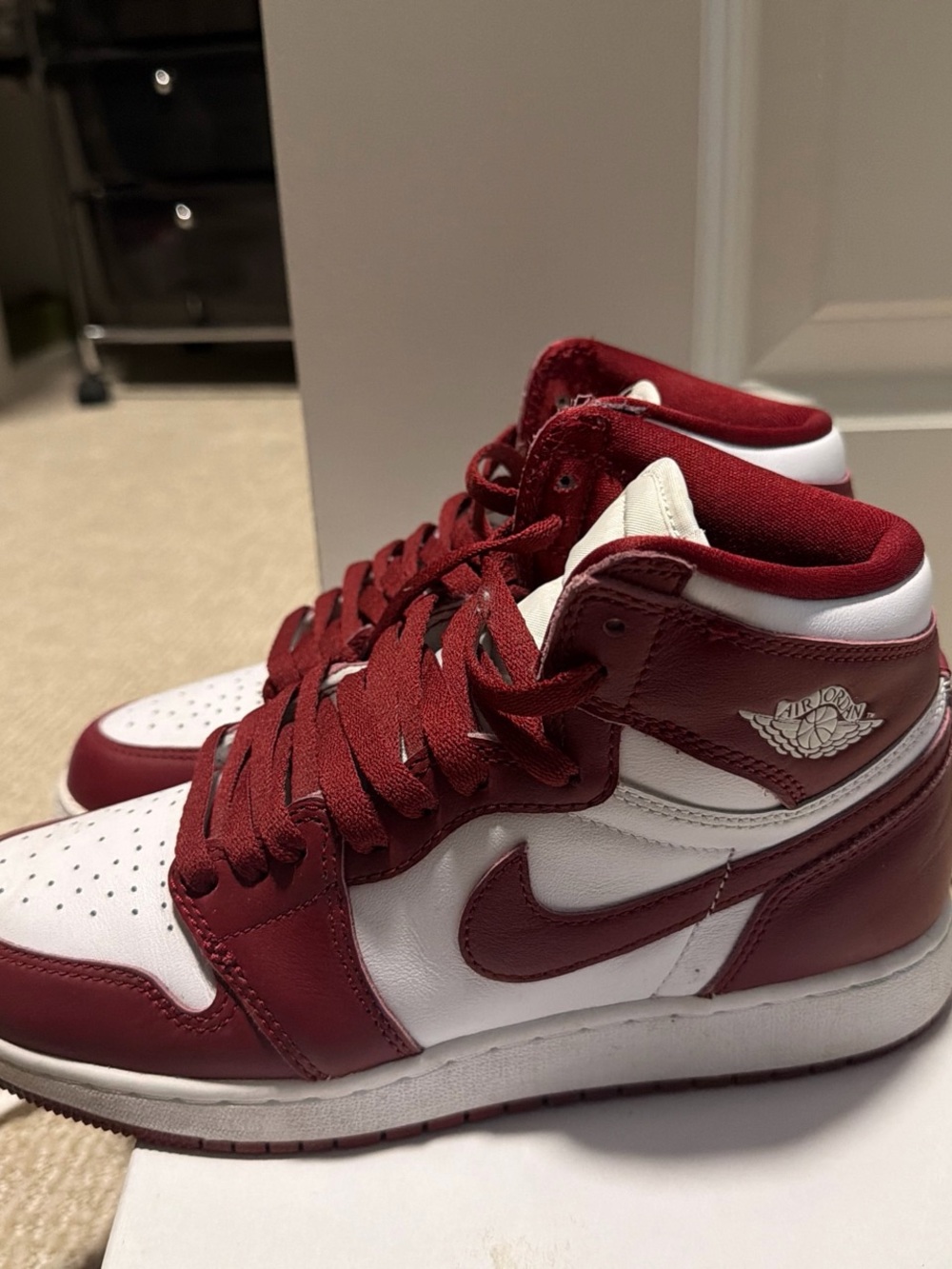 Jordan 1 Mid Men’s Sneakers - White & Red